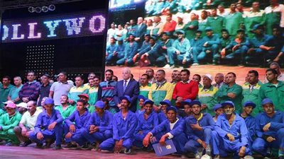 فودة يكرم المشاركين في منتدى شباب العالم ويشيد بدور عمال النظافة