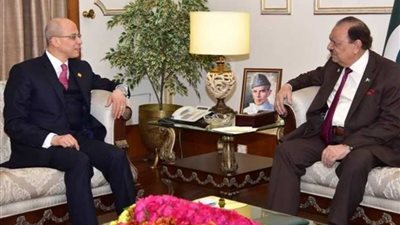 السفير المصري في إسلام آباد يقدم أوراق اعتماده للرئيس الباكستاني