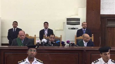 تأجيل إعادة محاكمة 3 متهمين بـ