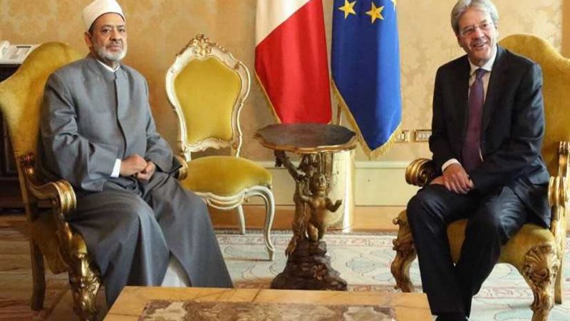 الإمام الأكبر يبحث