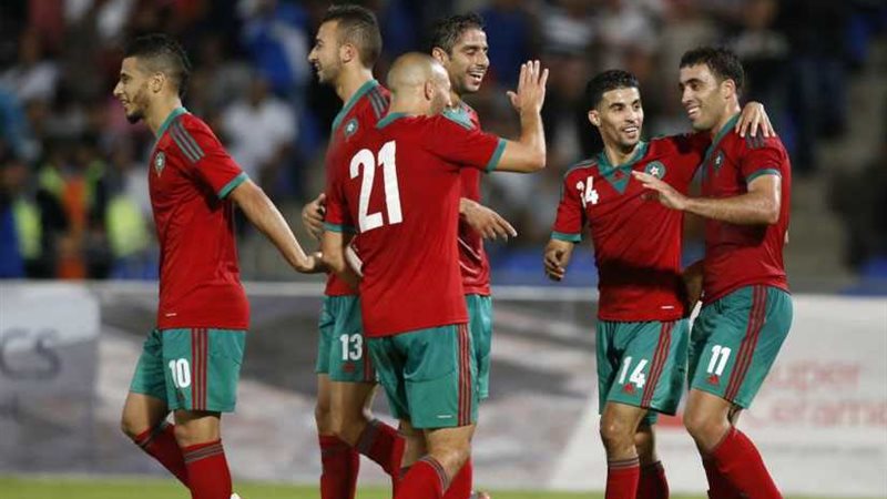 نقطة واحدة تفصل أسود