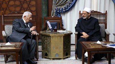 خلال زيارته للطيب.. مكرم يشيد بزيارة شيخ الأزهر للفاتيكان