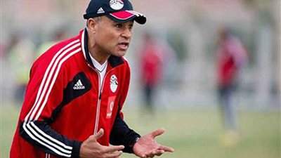 مدرب الفراعنة السابق: الحضري لم يصنع الفارق وتخدمه الظروف