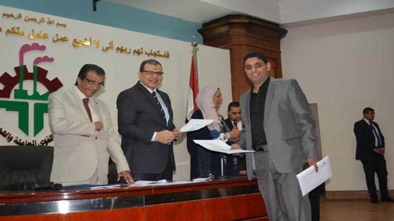 سعفان يكرّم عمال