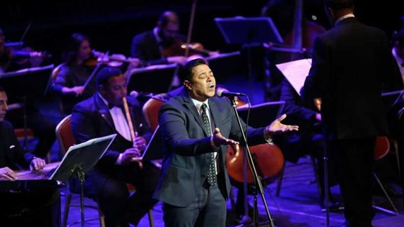 مدحت صالح بالمسرح