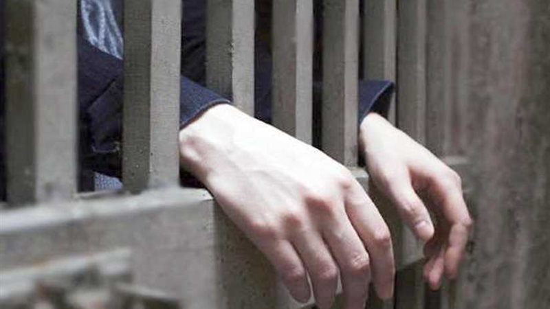 شاهد باقتحام السجون: