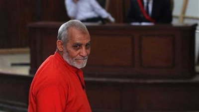 بدء جلسة محاكمة محمد بديع و738 آخرين في قضية 