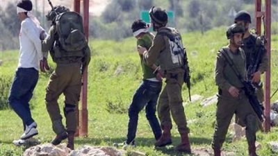 قوات الاحتلال تعتقل 18 فلسطينيا من الضفة الغربية