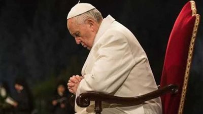 بابا الفاتيكان يصلي على أرواح ضحايا زلزال إيران والعراق