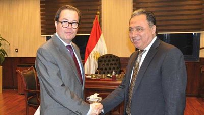 وزير الصحة يستقبل السفير الفرنسي لبحث سبل التعاون بين البلدين