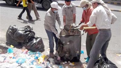 حملات نظافة لرفع القمامة والمخلفات الصلبة بقرى أبو قرقاص