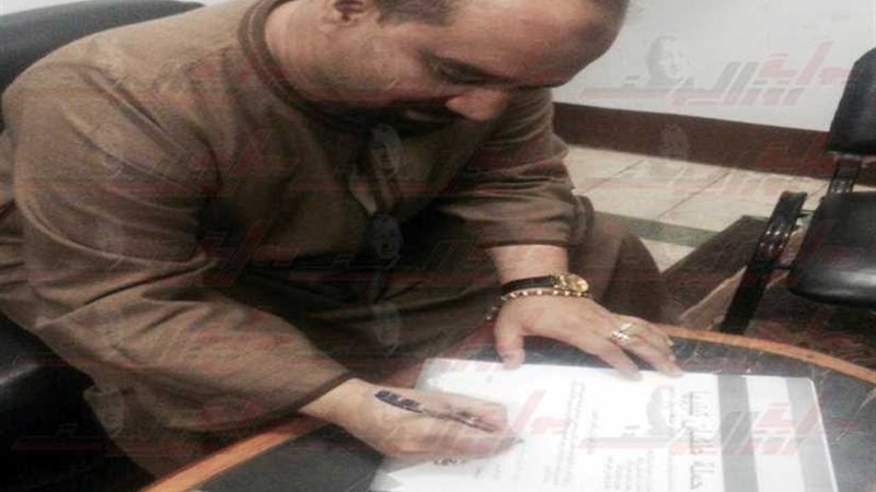 نائب حزب النور يوقع