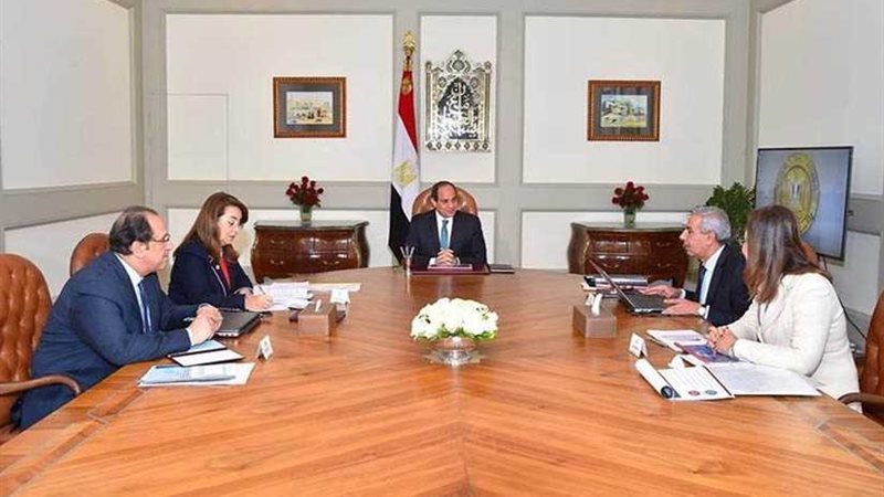 السيسي يناقش مع 3