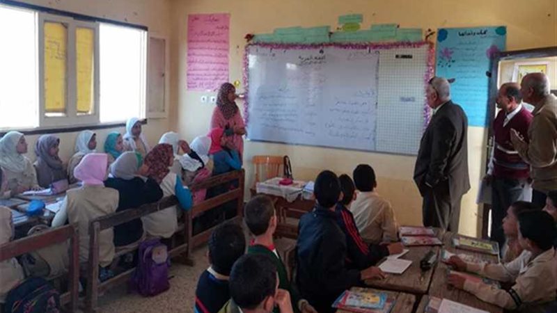 إحالة مدير مدرسة