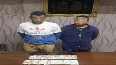 سقوط سمكريين انتحلا صفة رجال شرطة واستوليا على 2000 دولار