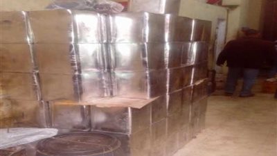 بالصور.. ضبط كميات كبيرة من السلع الغذائية المجهولة