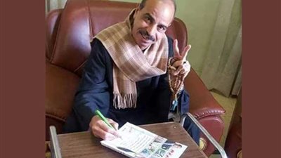 رئيس لجنة الزراعة بالنواب يوقع لحملة 