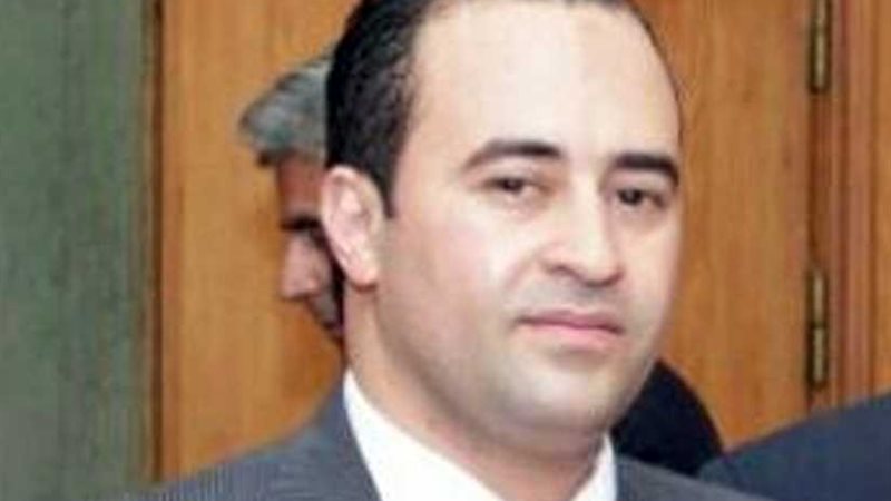 توقيع 100 ألف استمارة