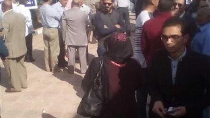 اغلاق صناديق الإقتراع