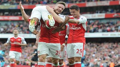 أرسنال يفوز على توتنهام بهدفين نظيفين