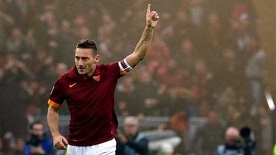 روما يفوز في أول ديربي بعد رحيل توتي