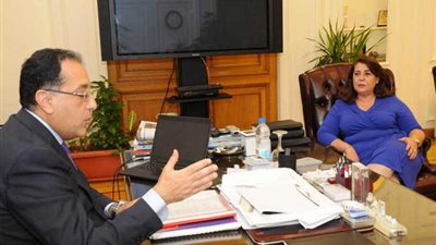 وزير الإسكان يتلقى دعوة لعرض جهود مصر في قطاعات الإسكان بماليزيا