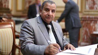 عبد الحميد: من المسؤول عن إهدار ملايين الجنيهات في مرفق هيئة الإسعاف؟