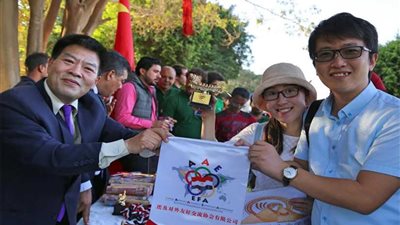 فريق معهد كونفوشيوس للتجديف يحرز المركز الأول بسباق قوارب التنين