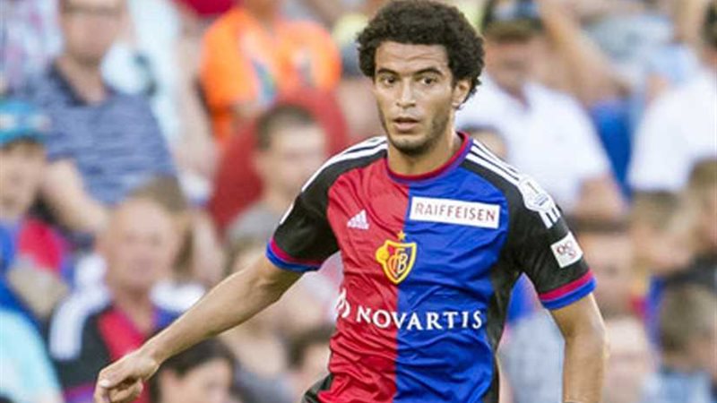 عمر جابر يقترب من