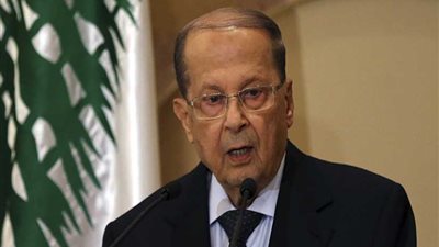 عون يتحدّى الجامعة العربية ويدافع عن سلاح حزب الله