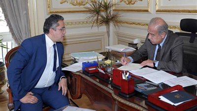 رئيس الوزراء يبحث مع العناني ملف اختفاء القطع الأثرية