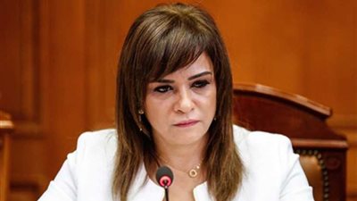 الموافقة على حظر توجيه الأضواء وأشعة الليزر تجاه الطائرات