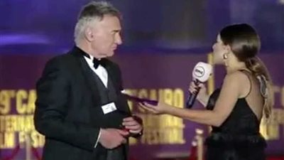 عزت أبوعوف: شعار 