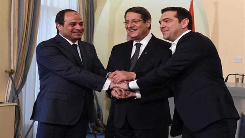 بدء القمة الثلاثية