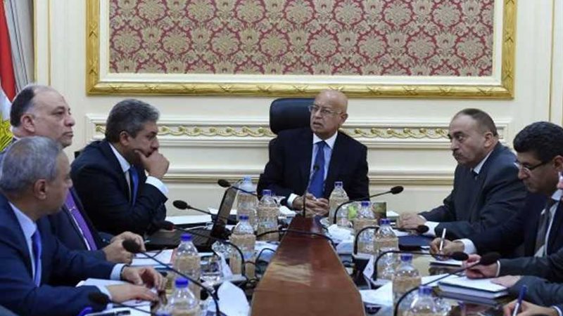 رئيس الوزراء يبحث