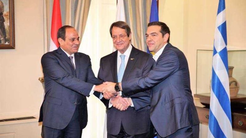 القمة الثلاثية في