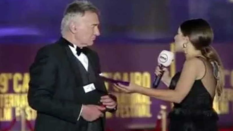 عزت أبوعوف: شعار