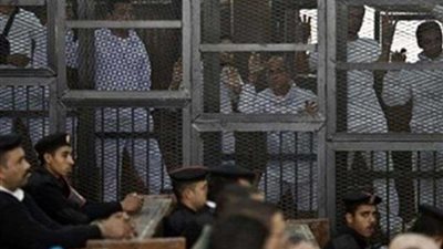 تأجيل محاكمة 23 متهمًا بـ