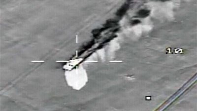 إحباط محاولة لاختراق الحدود الغربية وتدمير 10 سيارات محملة بالأسلحة