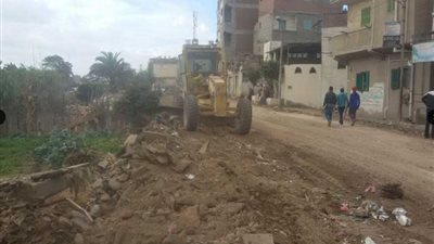 بالصور..حملات مكثفة لرفع الأتربة والمخلفات بشوارع دمنهور