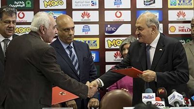 الأهلي يوقع عقود استضافة بطولتي «السوبر» و«كأس الكؤوس» الإفريقية لكرة اليد