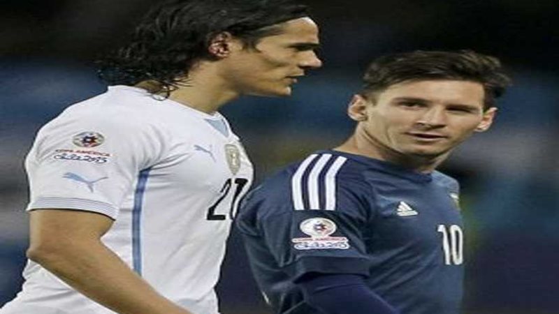 «كافاني» يُنافس «ميسي»