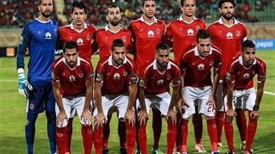 لاعبو الأهلي يرتدون شارات سوداء حدادًا على شهداء مسجد العريش