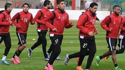 تدريبات استشفائية لأساسيي الأهلي أمام الداخلية