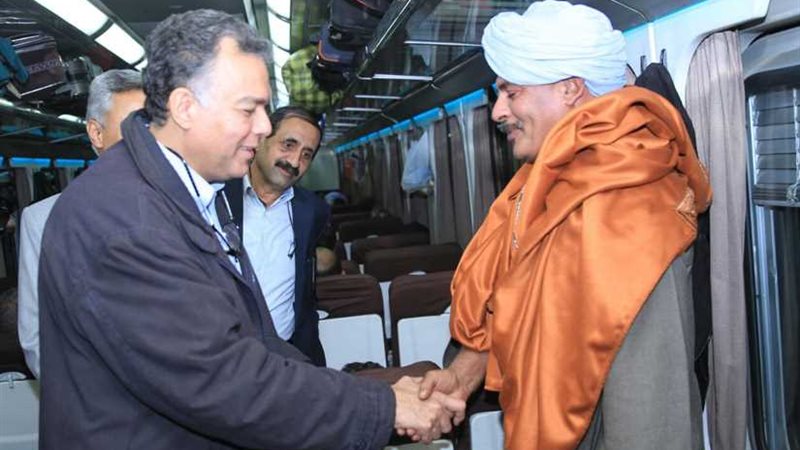 عرفات يستقل كابينة