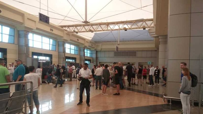 وصول 400 سائح من