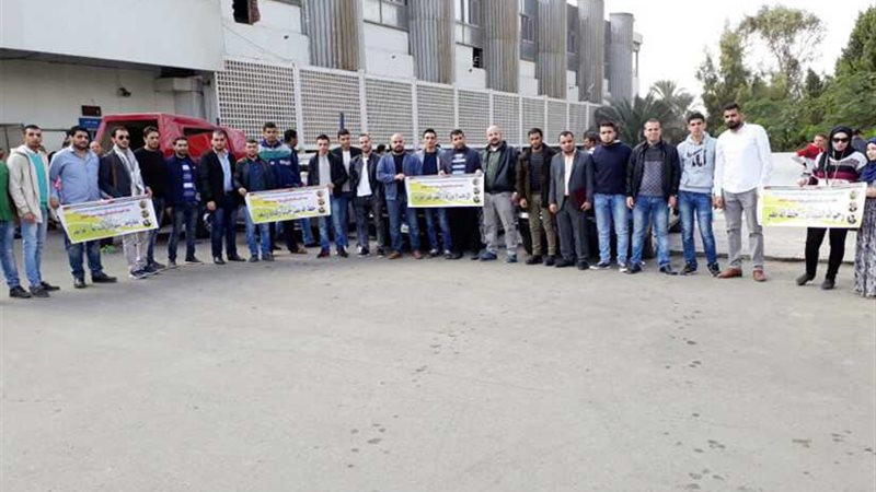 طالب فلسطيني يتبرع