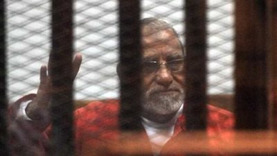 تأجيل محاكمة بديع و46 آخرين بقضية اقتحام قسم شرطة العرب لـ16 ديسمبر