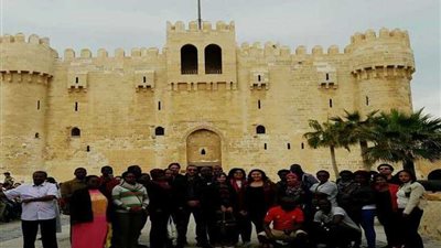 وفد «الصحفيين الأفارقة» في زيارة لعروس البحر المتوسط