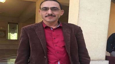 ناقد جزائري: 